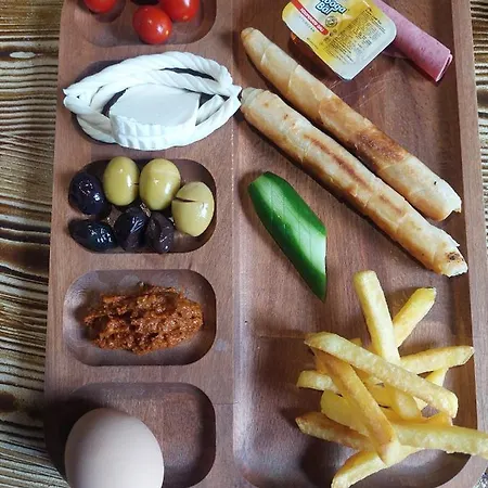 Guenbatimi Dag Evi 3*